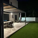 La Contemporaine Au Calme Avec Sa Piscine, Wifi Fibre, 8 Personnes Villa