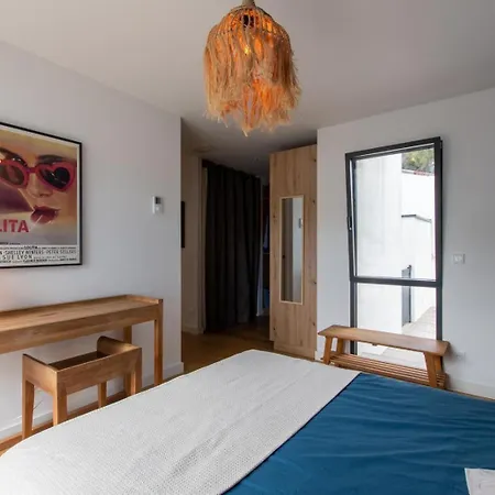 La Contemporaine Au Calme Avec Sa Piscine, Wifi Fibre, 8 Personnes