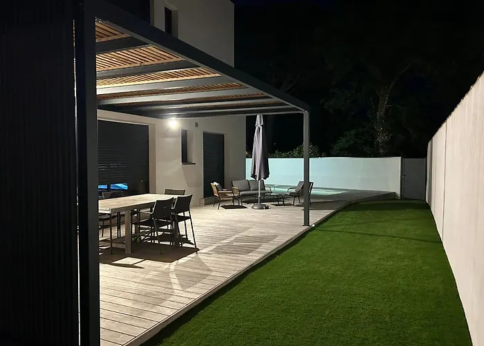 La Contemporaine Au Calme Avec Sa Piscine, Wifi Fibre, 8 Personnes Вилла