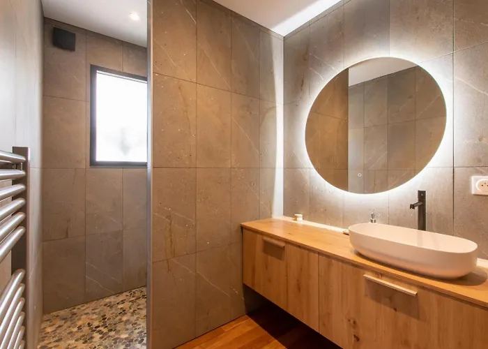 La Contemporaine Au Calme Avec Sa Piscine, Wifi Fibre, 8 Personnes Ла-Гранд-Мот