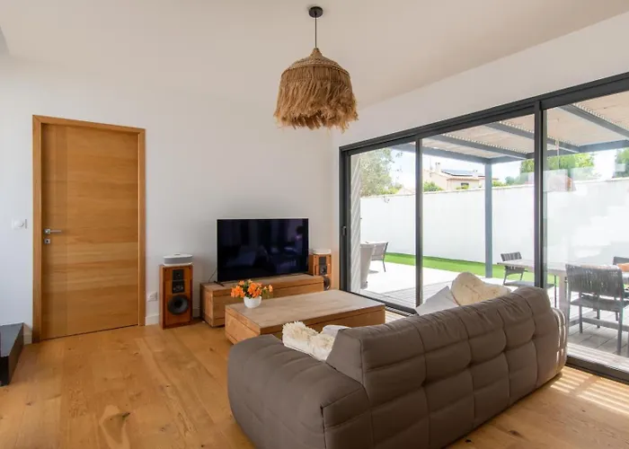 La Contemporaine Au Calme Avec Sa Piscine, Wifi Fibre, 8 Personnes Вилла