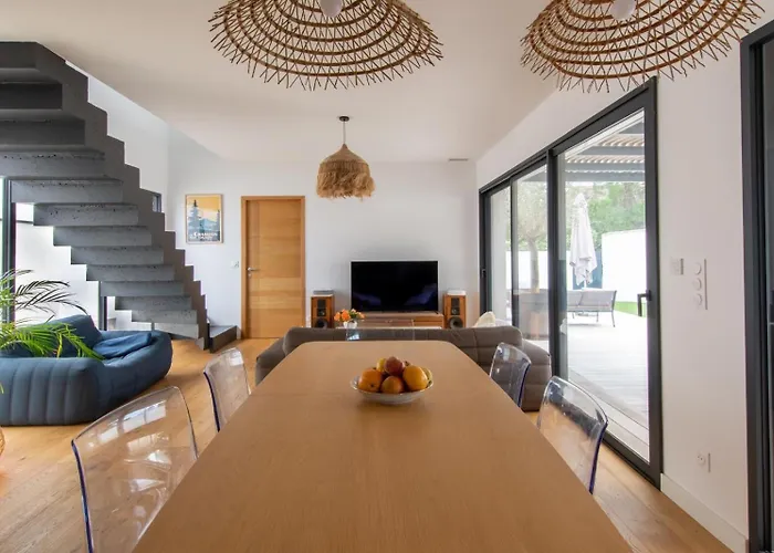 La Contemporaine Au Calme Avec Sa Piscine, Wifi Fibre, 8 Personnes Вилла Ла-Гранд-Мот